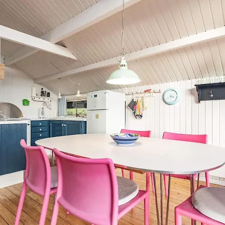 6 Person In Haarby Ferienhaus *