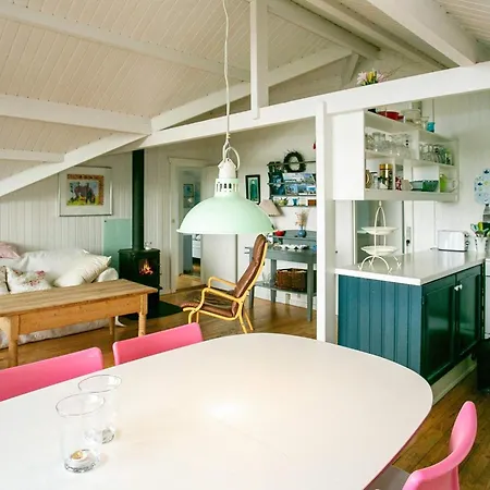 6 Person In Haarby * Brunshuse