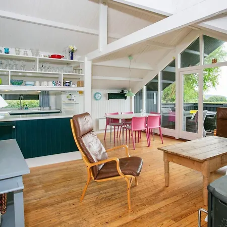 6 Person In Haarby Ferienhaus Brunshuse