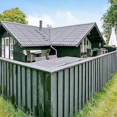6 Person In Haarby Brunshuse